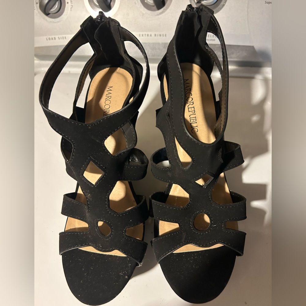 Cute wedges never worn